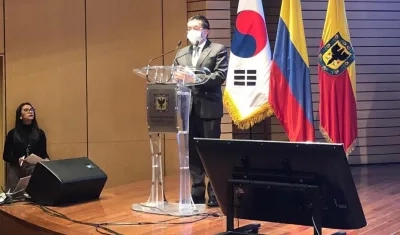 El Ministro de Salud, Fernando Ruiz.