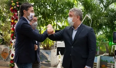 El Alcalde Daniel Quintero saluda al Presidente Duque.