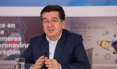 Fernando Ruíz, Ministro de Salud.