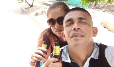 La pareja accidentada.
