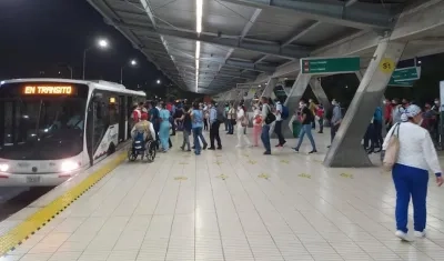 Los usuarios de Transmetro seguirán contando con el servicio.