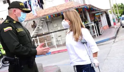 La Gobernadora Elsa Noguera con el Comandante de la Policía Metropolitana BG Ricardo Alarcón.