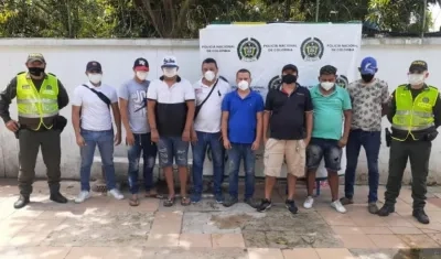 Los capturados en una gallera.