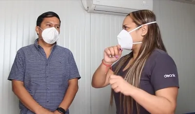 El Alcalde (e) Óscar Pantoja y la Gerente de la ESE, Eimy Camargo.