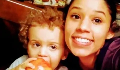 Leila Cavett y su hijo Kamden.