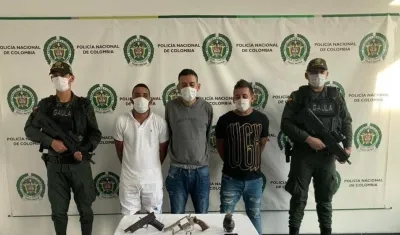 Los tres capturados.