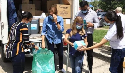 Entrega de elementos de bioseguridad.