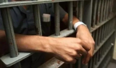 El hombre fue asegurado en centro carcelario.