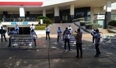 Trabajadores durante la protesta por el cierre de las minas en el Cesar.