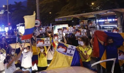 Marcha de apoyo a Álvaro Uribe en Medellín.