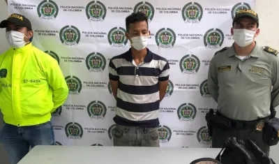 Henry Herrera Holguín tras ser conducido a la URI de la Fiscalía.