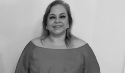 Mónica Name de Karawi.