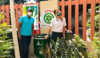 La primera dama Silvana Puello Visbal y el Director de Barranquilla Verde, Henry Cáceres.