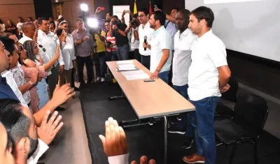 El Alcalde Jaime Pumarejo tomando posesión a los Ediles de las JAL.