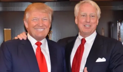 Donald Trump y su hermano Robert, fallecido el sábado.