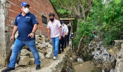 Alcalde Jaime Pumarejo en recorrido por el barrio Por Fin