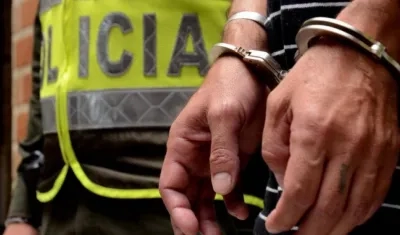 El joven fue capturado por la Policía mediante orden judicial.