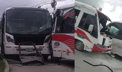 Así quedaron los buses tras el choque.