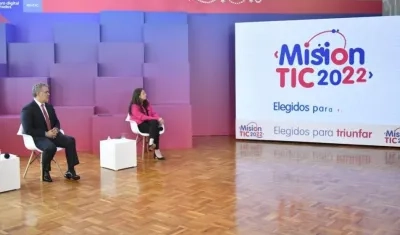 El Presidente Duque y la Ministra Karen Abudinen.