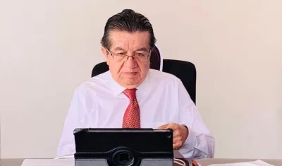 Fernando Ruíz, Ministro de Salud.