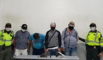 Los cuatro capturados fueron conducidos a la URI de la Fiscalía.