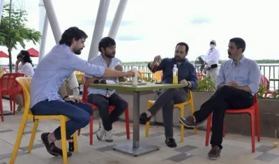 El Alcalde Jaime Pumarejo y su equipo de trabajo.