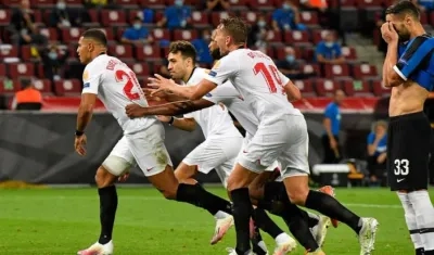 La celebración del tercer gol del Sevilla.
