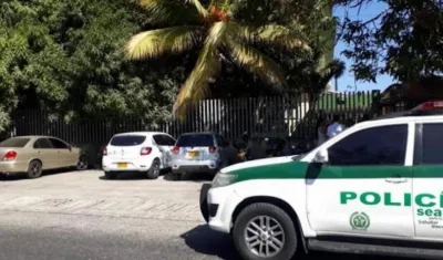 El cuerpo de la víctima fue llevado a Medicina Legal por la Policía. 