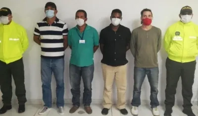 Los cuatro capturados por presuntamente pertenecer a la banda dedicada al hurto de vehículos.