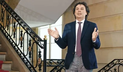 Consejero para las Comunicaciones, Hassan Nassar.