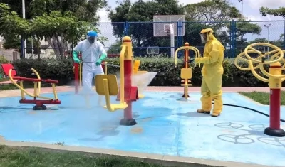 Trabajos de desinfección en gimnasios biosaludables en Barranquilla.