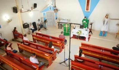 Una de las iglesias católica que reabrió sus puertas en Soledad. 