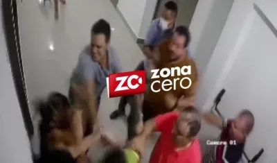 Momento en el que Jalim Rebaje va a agredir a la pediatra.