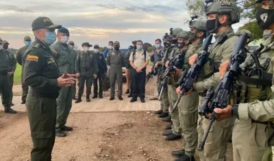El sábado, el Director de la Policía estuvo en el Guaviare.