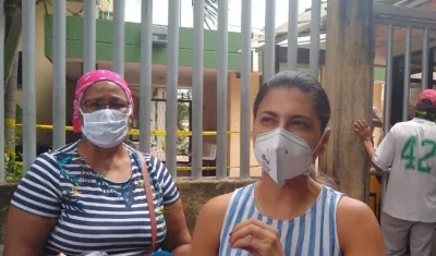 La empleada Carmen y la médico Dalila Peñaranda.