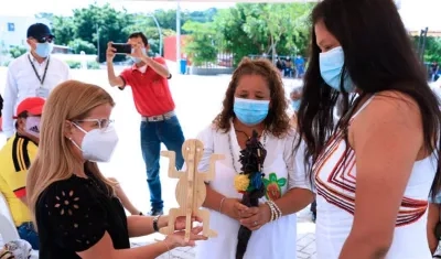 La gobernadora Elsa Noguera en su visita a Tubará.