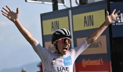 El esloveno Tadej Pogacar ganó la etapa 15.