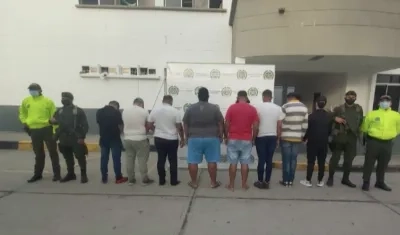 Los capturados en el operativo contra el narcotráfico.