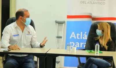 Director de Cormagdalena y Gobernadora del Atlántico, reunidos.