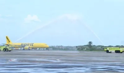 Llegada del vuelo a Cartagena procedente de Estados Unidos.