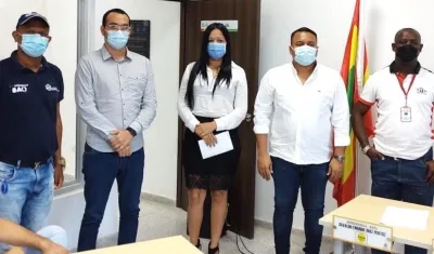 Los ternados con los delegados de Participación Ciudadana y Personería Distrital.