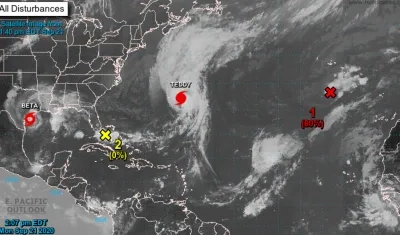 El huracán Teddy está ubicado a más de 100 millas  al este de las Bermudas.