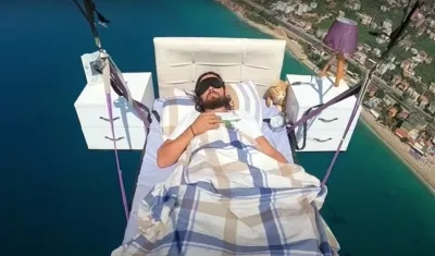 Hasan Kaval toma una siesta voladora. 