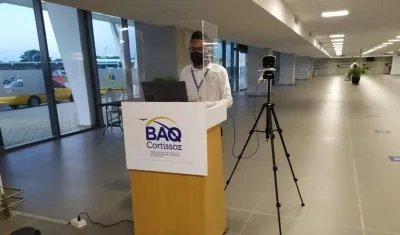 Protocolo de bioseguridad en el aeropuerto.