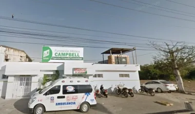 Los dos policías fueron atendidos en la Clínica Campbell de Malambo. 