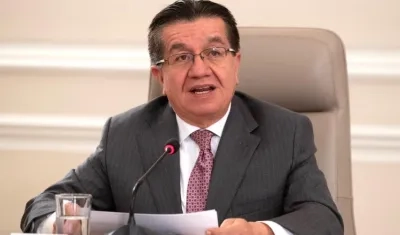 Fernando Ruiz, Ministro de Salud.
