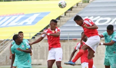 Acción del juego entre Barranquilla FC y Cortuluá. 