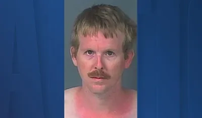 Johnathan Lee Rossmoine, de 36 años, fue capturado por delitos sexuales. 