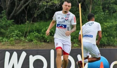 Leonardo Pico, volante de Junior. 