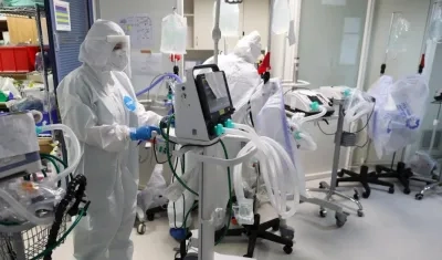 Base de datos de la OMS es diferente a la de la Universidad Johns Hopkins en Estados Unidos.